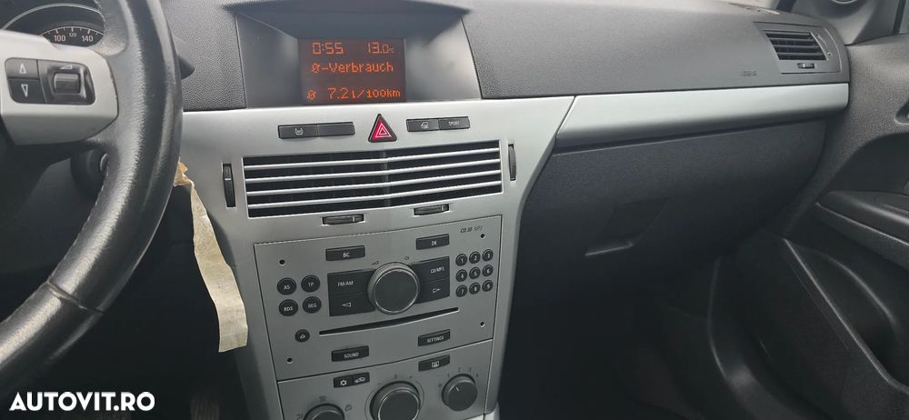 Opel Astra 1.6 Caravan - 20