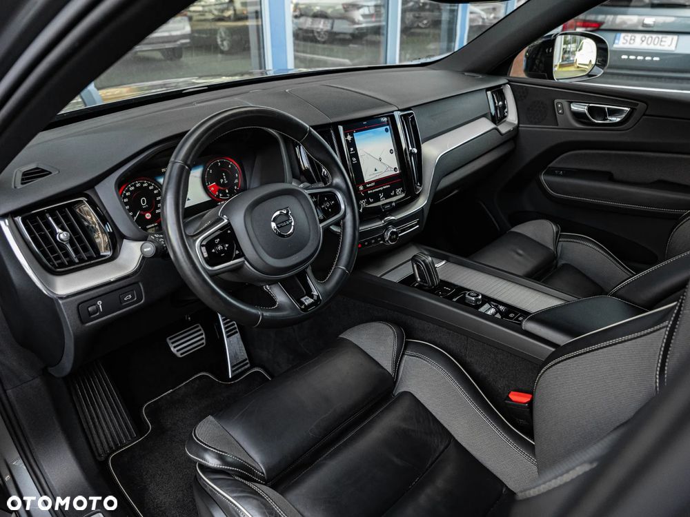 Volvo XC 60 B4 D AWD Plus Dark - 21