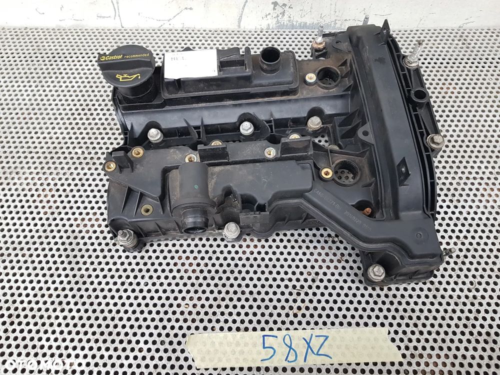 Ford Fiesta MK7 VII 1.0 Ecoboost Pokrywa zaworów - 3