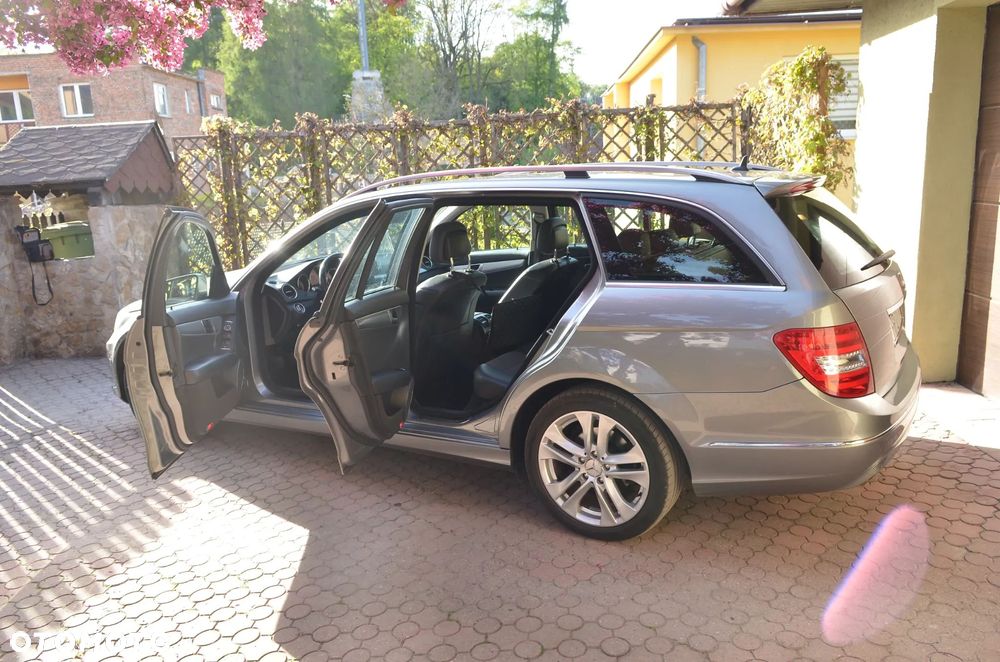 Mercedes-Benz Klasa C 180 CGI BlueEff Avantgarde - 5