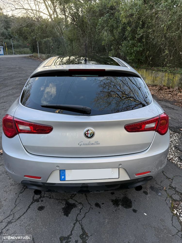 Alfa Romeo Giulietta ver-1750-tbi-quadrifoglio-verde - 12