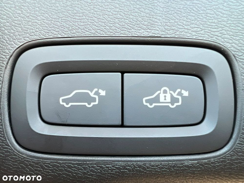 Volvo XC 60 T8 Plug-In Hybrid AWD Plus Black Edition - 32