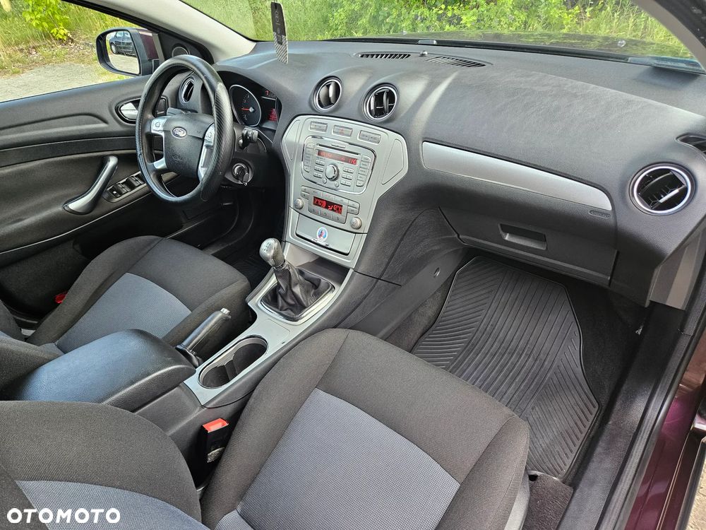 Ford Mondeo 1.6 Gold X - 14