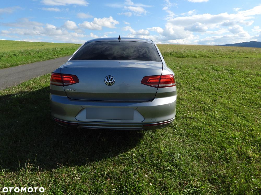 Volkswagen Passat 2.0 TDI BMT Comfortline - 11