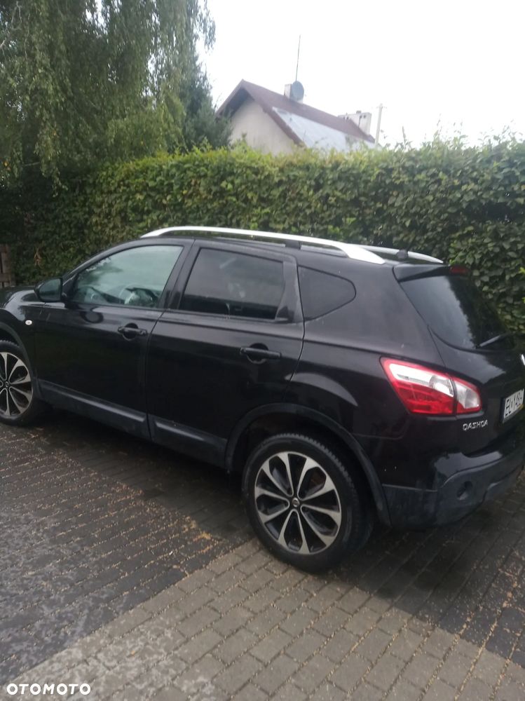 Nissan Qashqai - 2