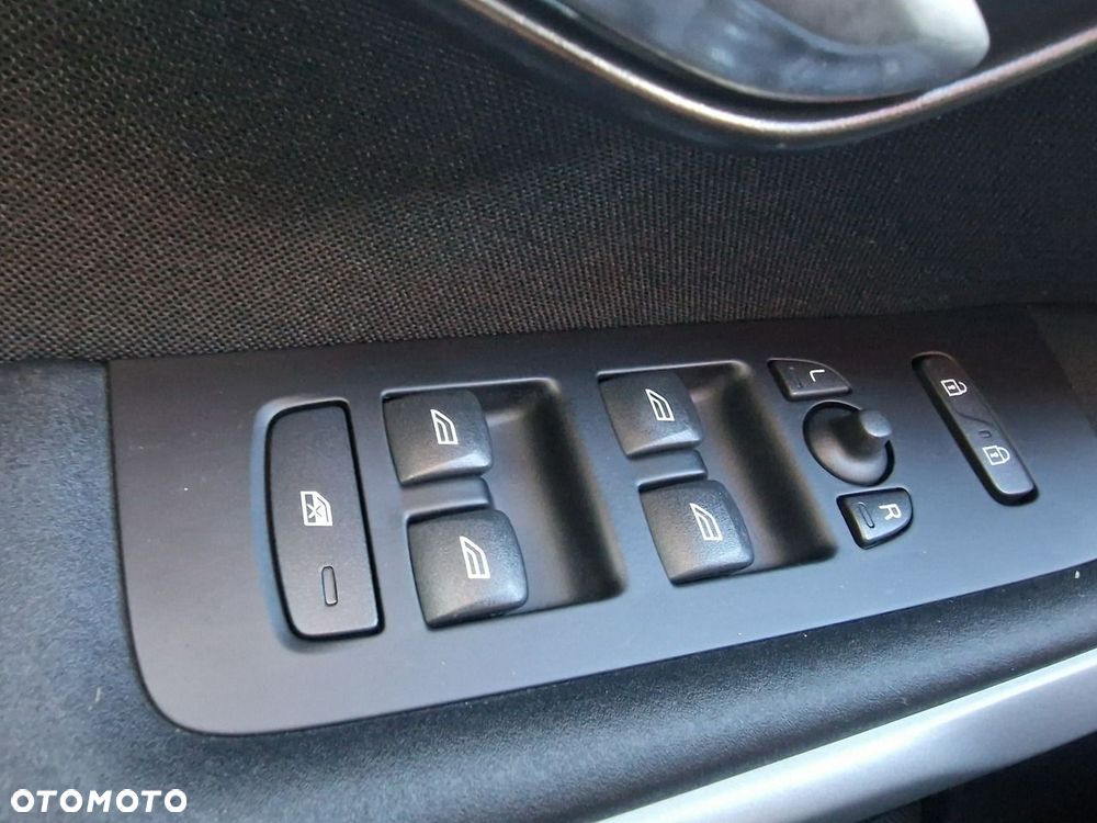 Volvo V40 T3 Kinetic - 31