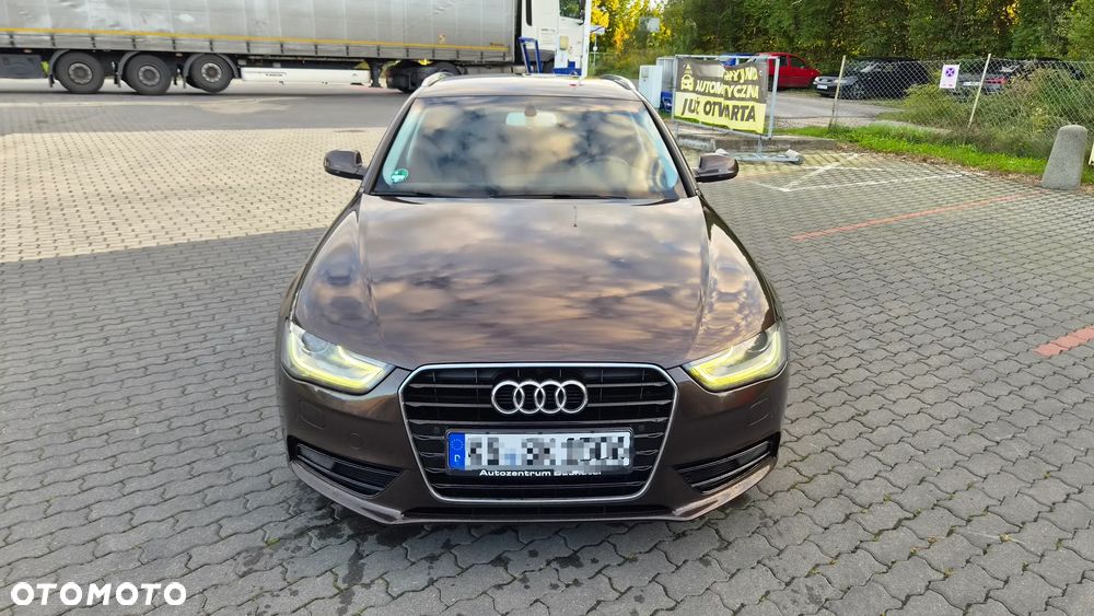Audi A4 Avant 2.0 TDI DPF S line Sportpaket - 2