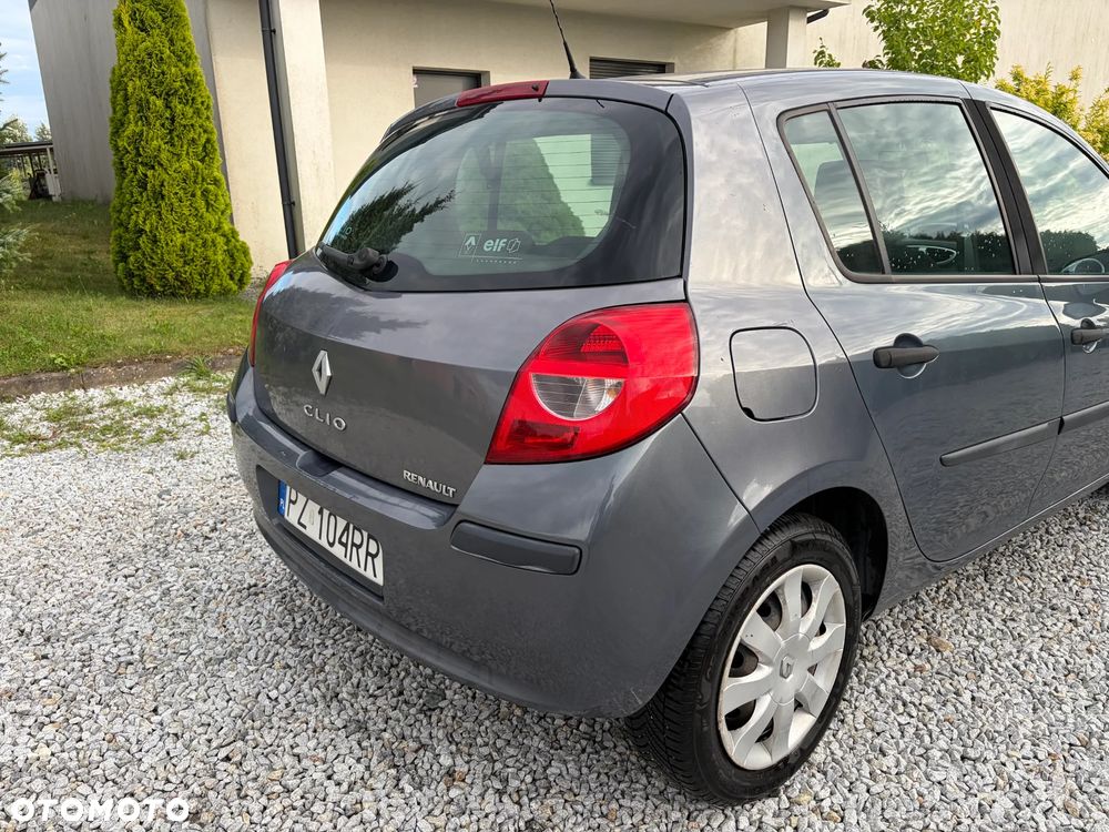Renault Clio 1.4 16V Expression - 9