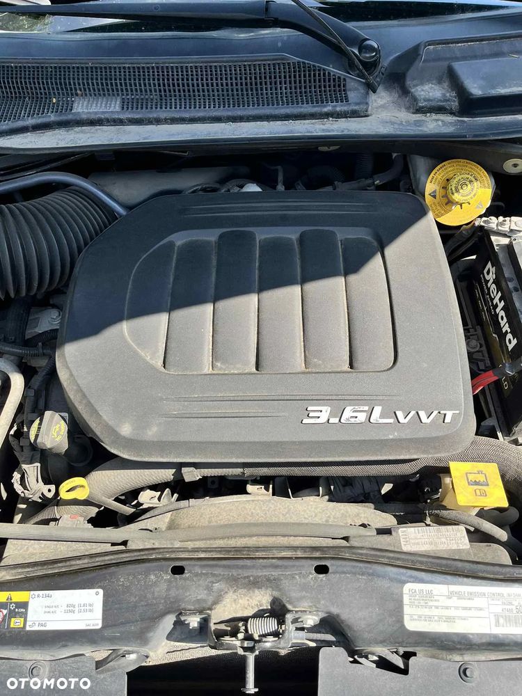 Chrysler Town & Country 3.6 Limited - 33