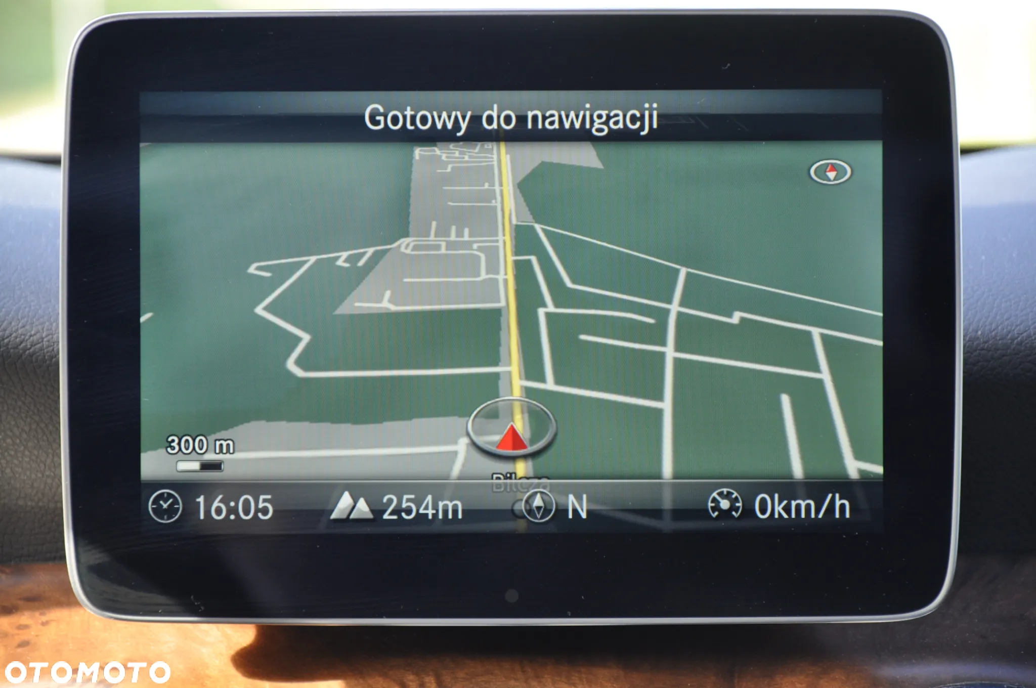 Mercedes-Benz GLA 180 7G-DCT - 14