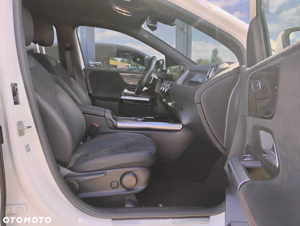 Mercedes-Benz Klasa B 200 AMG Line 7G-DCT - 16