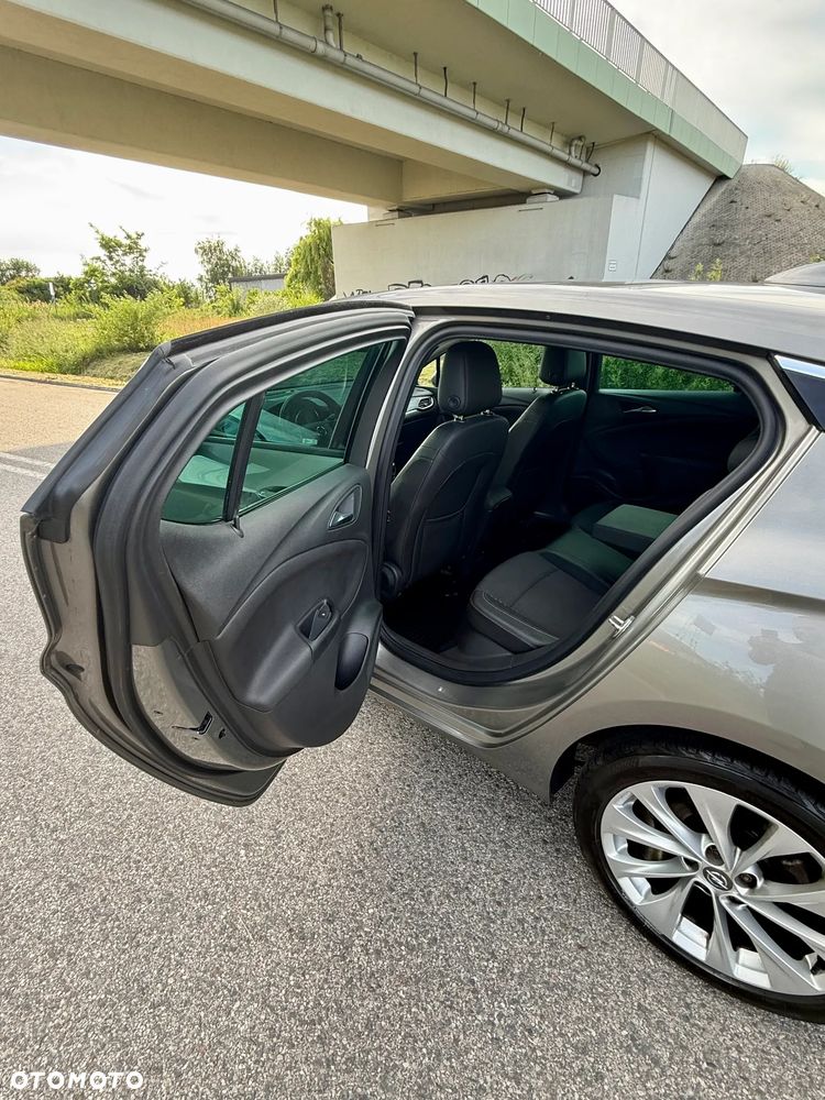 Opel Astra 1.6 T Elite S&S - 20