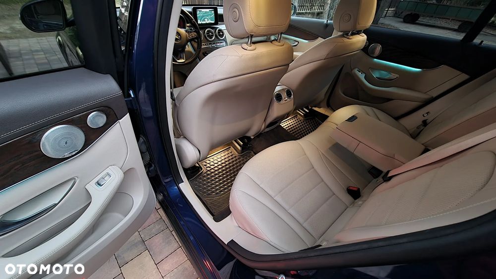 Mercedes-Benz GLC - 23