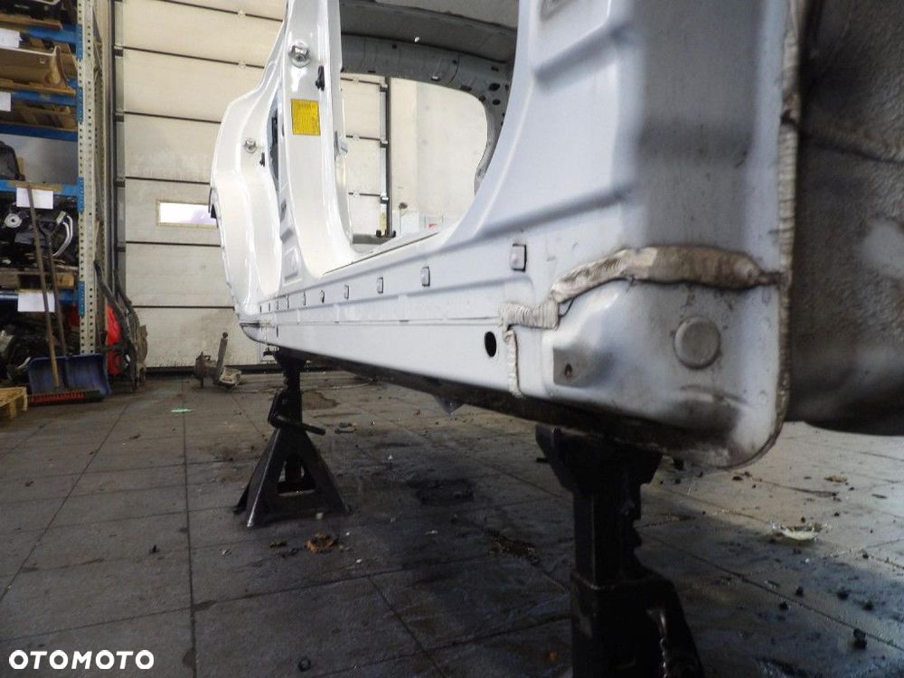 SSANGYONG TIVOLI GRAND PRÓG PRAWY  WAA - 3