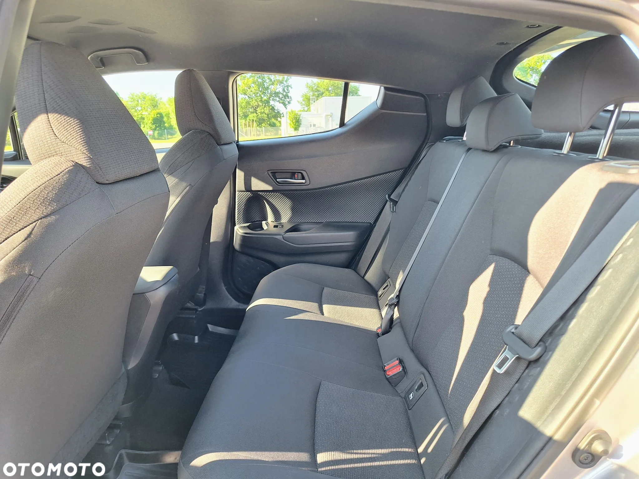 Toyota C-HR 1.8 Hybrid Premium - 6