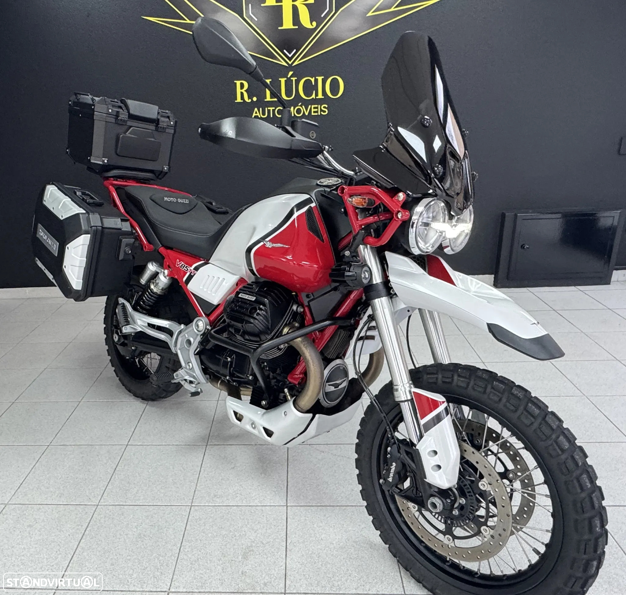 Moto Guzzi V85 - 2