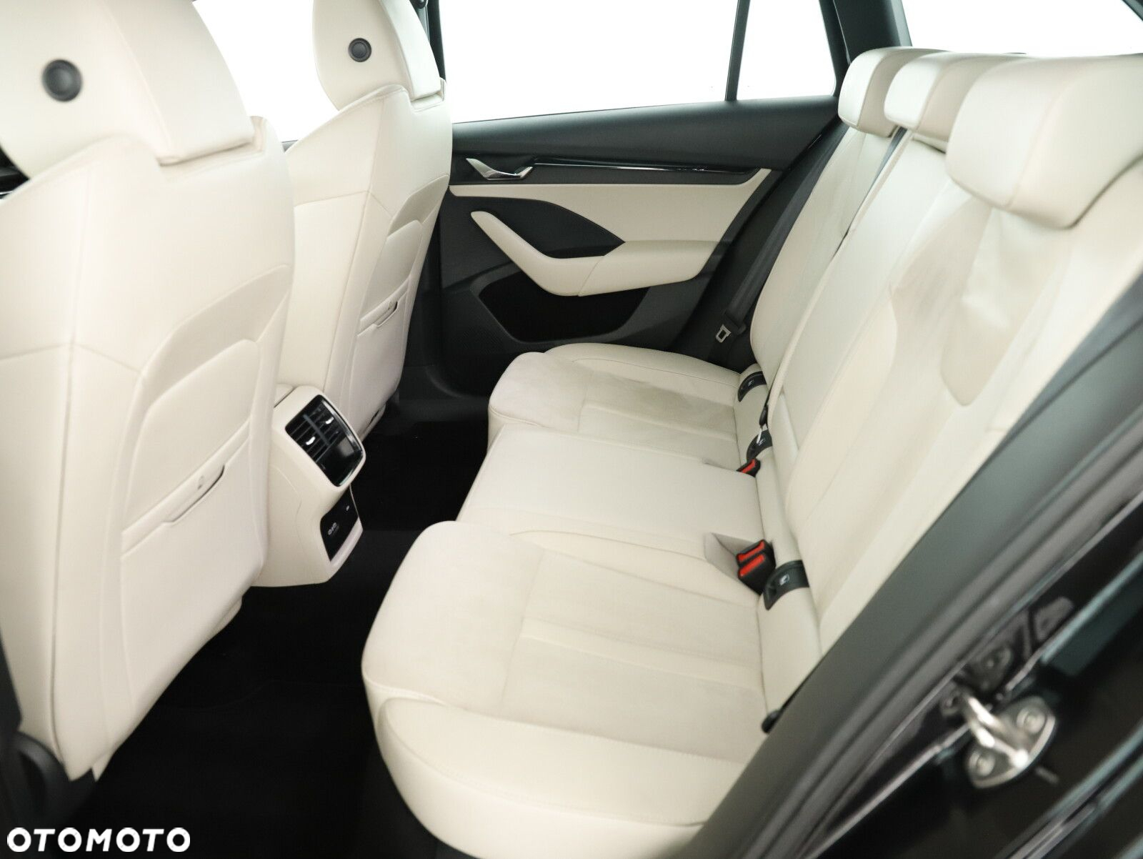 Skoda Octavia 2.0 TDI SCR Style DSG - 24