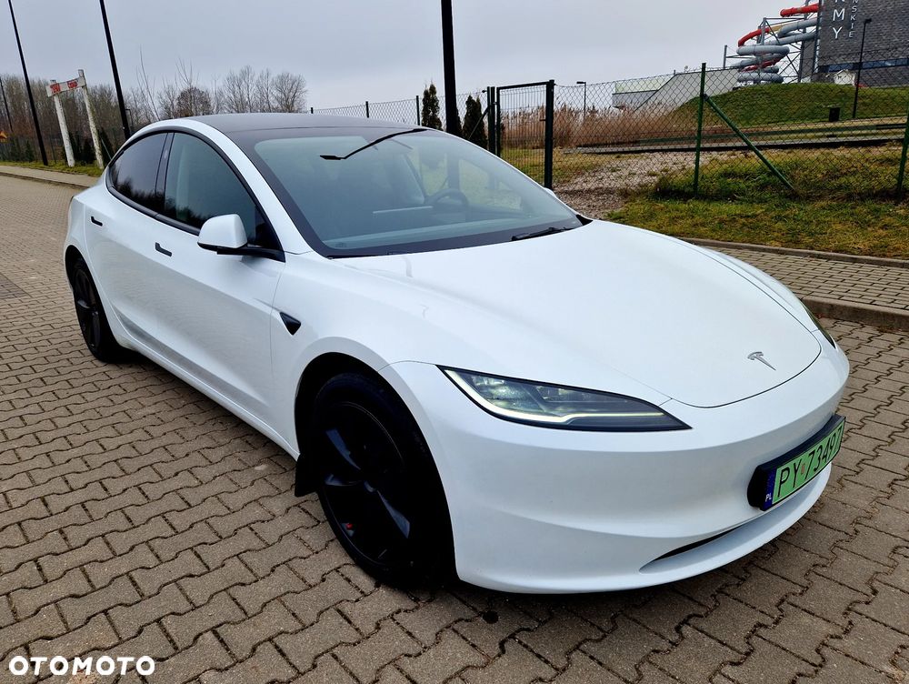 Tesla Model 3 Standard Reichweite Plus Hinterradantrieb - 3