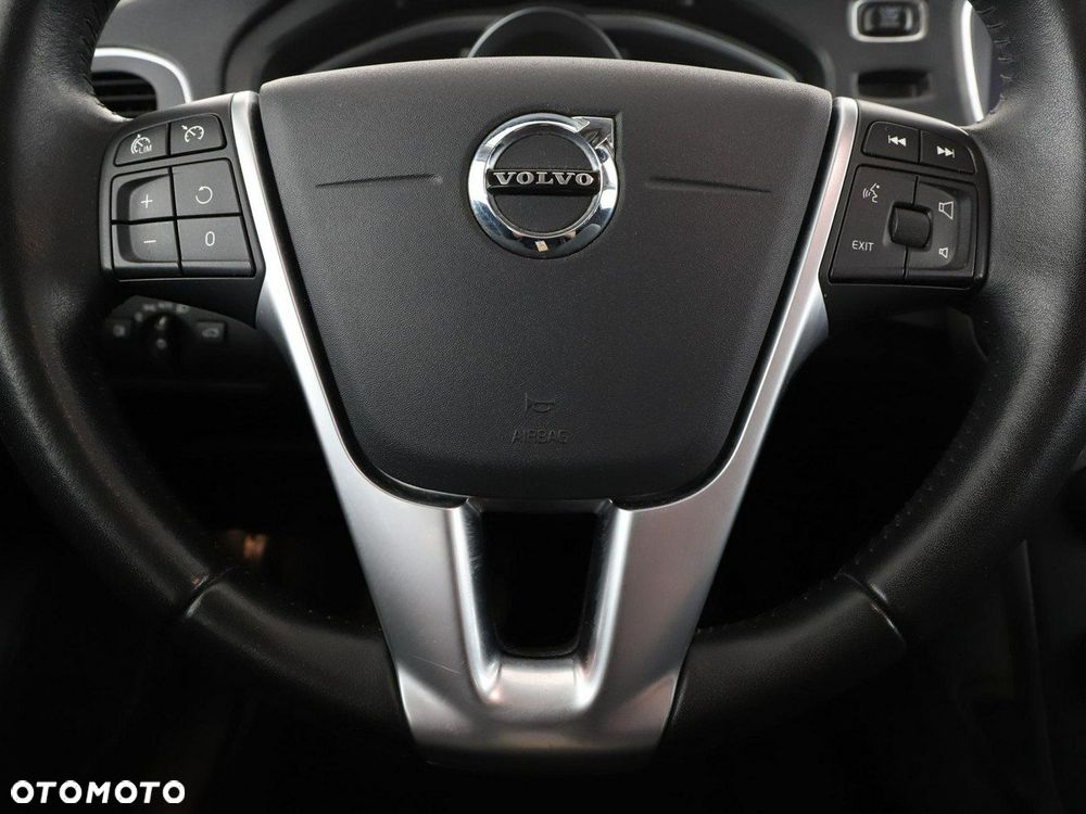 Volvo V40 T2 Momentum - 22