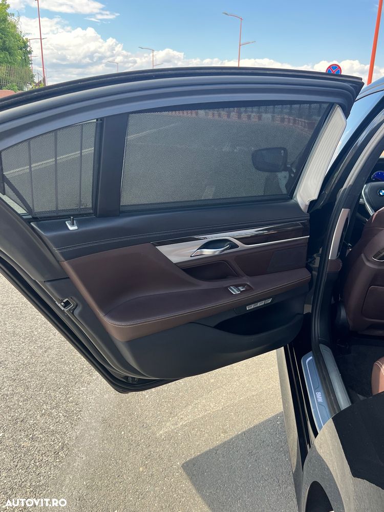 BMW Seria 7 750Ld xDrive - 25