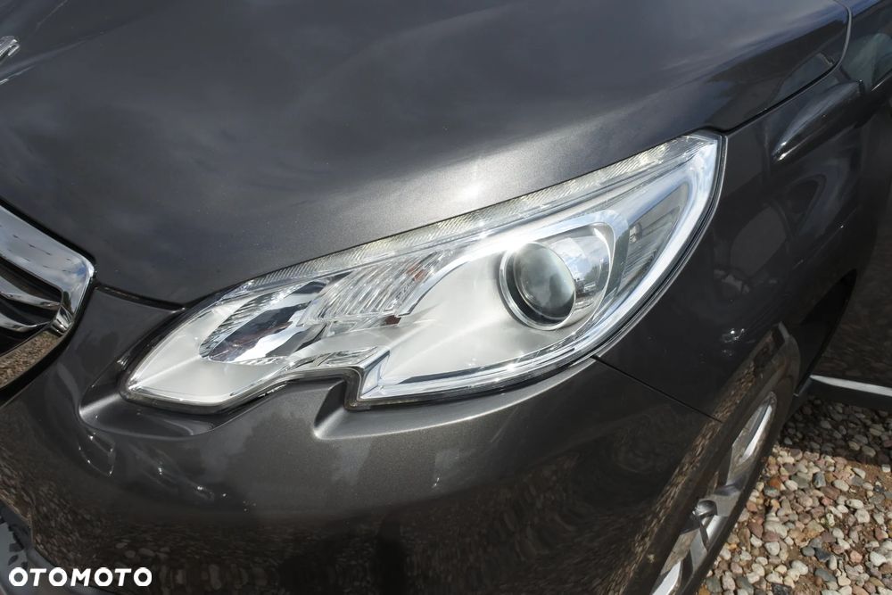 Peugeot 2008 1.2 Pure Tech Style - 22