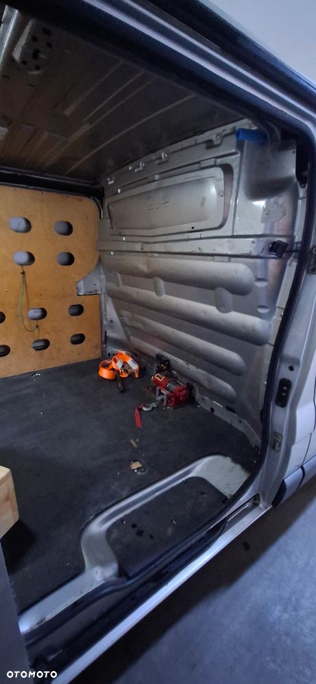 Opel Vivaro - 9