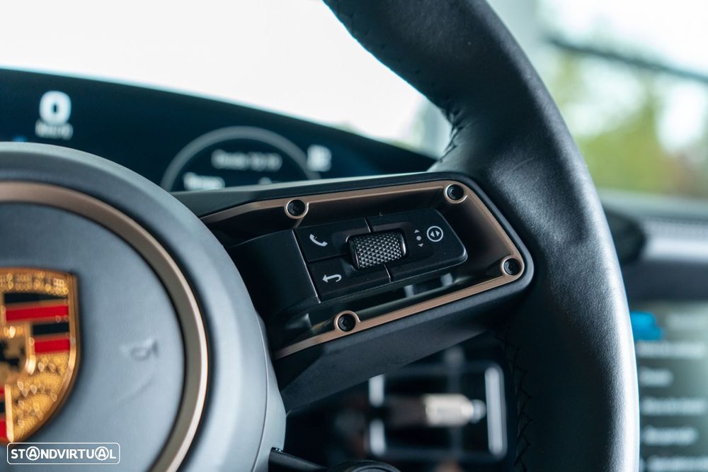Porsche Taycan Cross Turismo Turbo - 33
