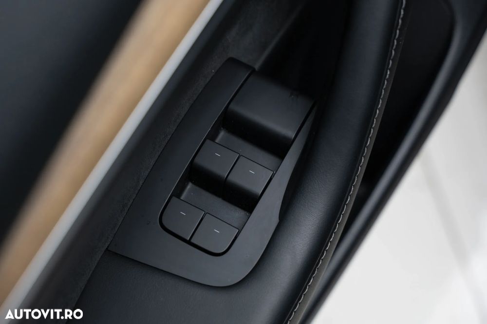 Tesla Model 3 Long Range AWD Premium - 19