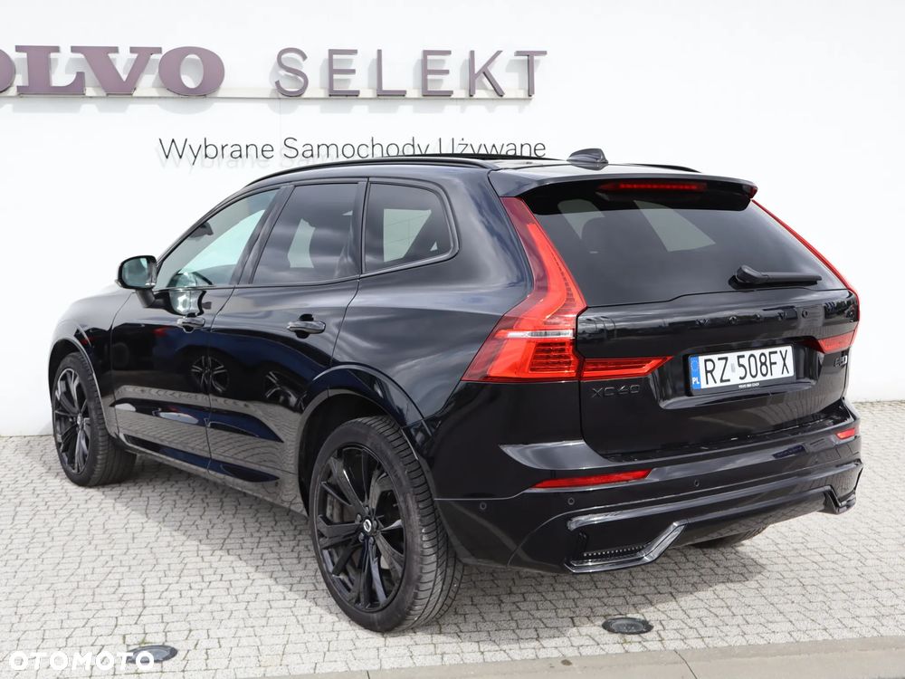 Volvo XC 60 B5 B AWD Ultra Black Edition - 4