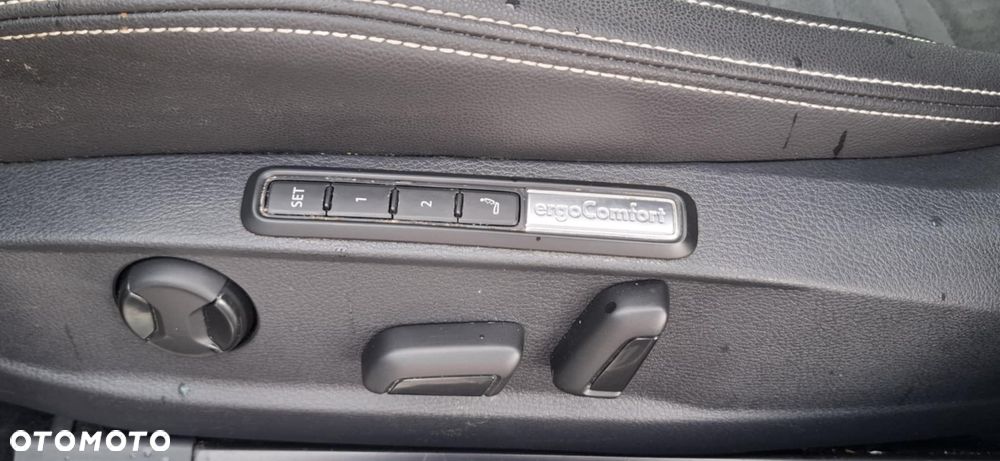 Volkswagen Passat - 22