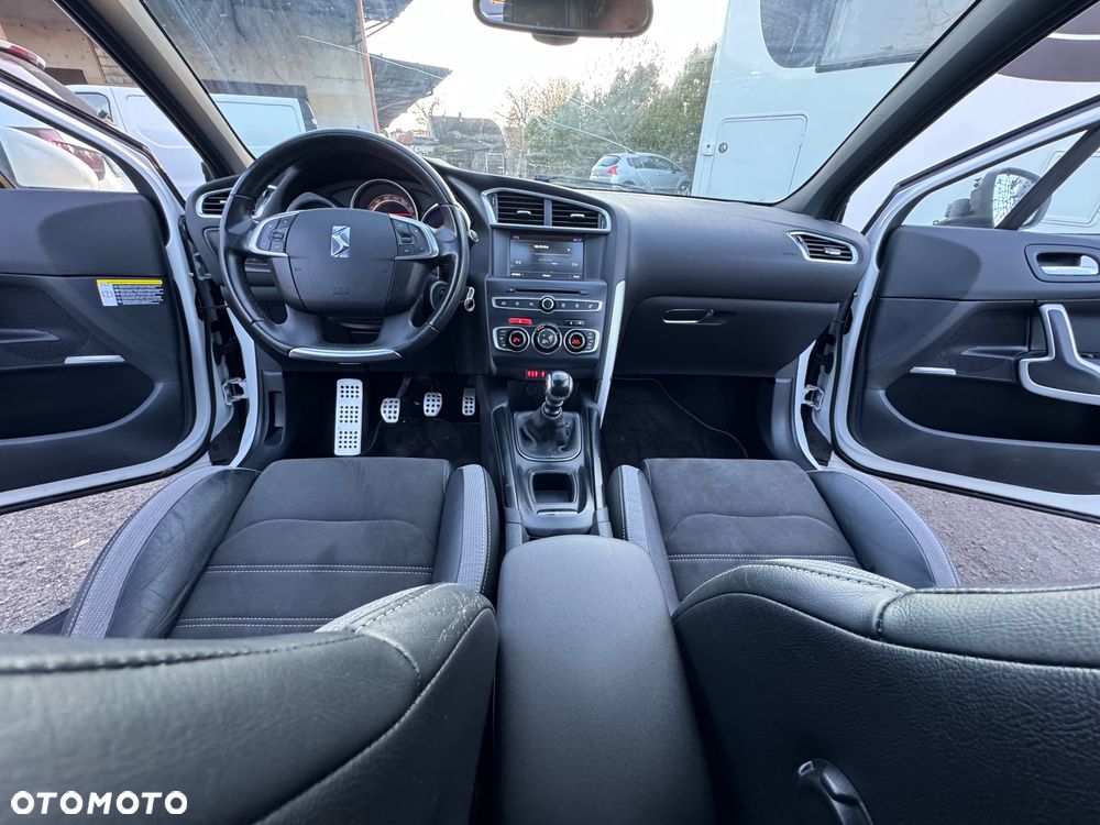 Citroën DS4 BlueHDi 150 S&S SoChic - 14