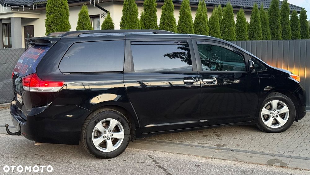Toyota Sienna 3.5 V6 - 16