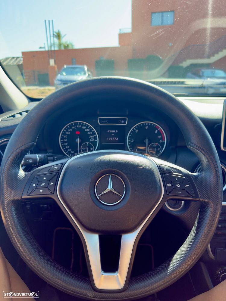 Mercedes-Benz A 180 CDI (BlueEFFICIENCY) - 20