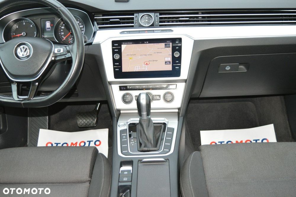 Volkswagen Passat Variant 1.6 TDI (BlueMotion Technology) DSG Trendline - 21