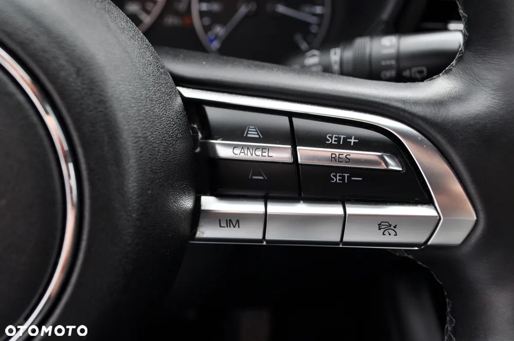 Mazda 3 e-SKYACTIV-G 122 M HYBRID EXCLUSIVE-LINE - 24
