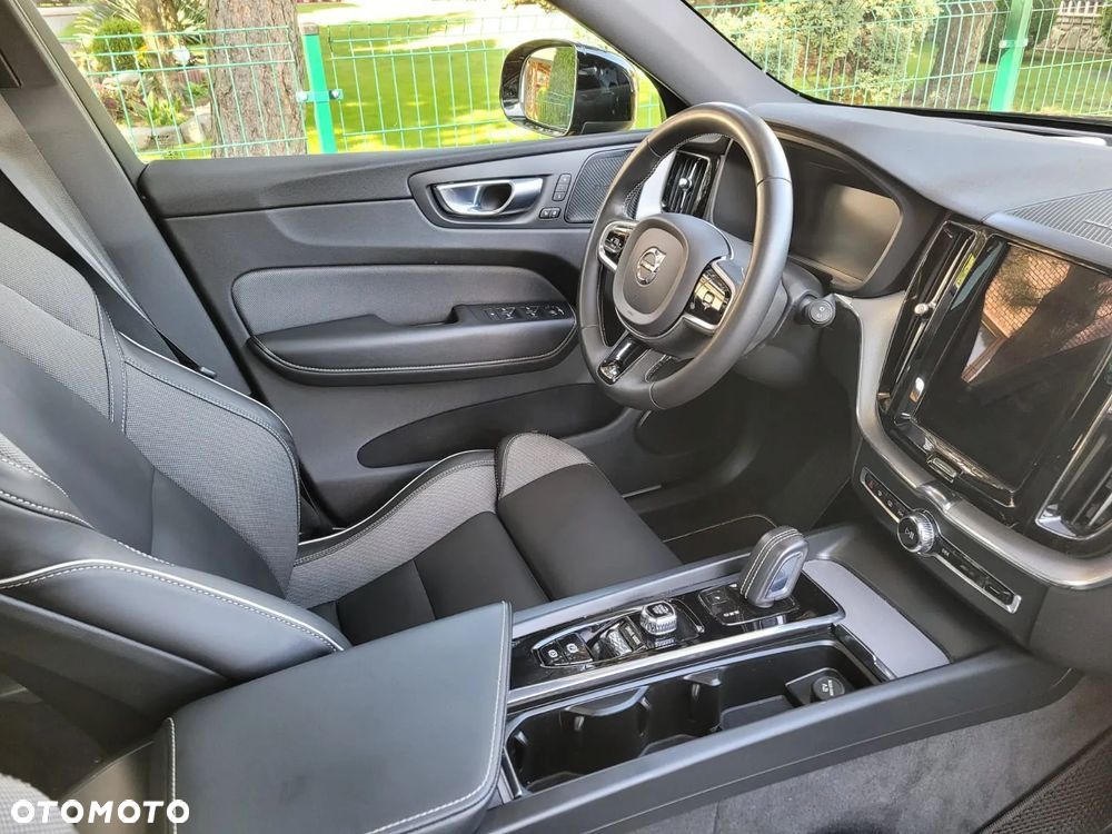 Volvo XC 60 T6 AWD Recharge Geartronic RDesign - 20