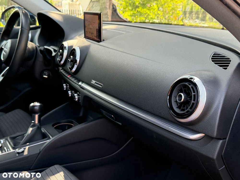 Audi A3 Limousine 1.5 TFSI cylinder on demand sport - 24