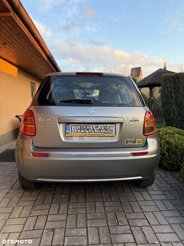 Suzuki SX4 Classic 1.6 VVT Automatik 4x2 Comfort - 2