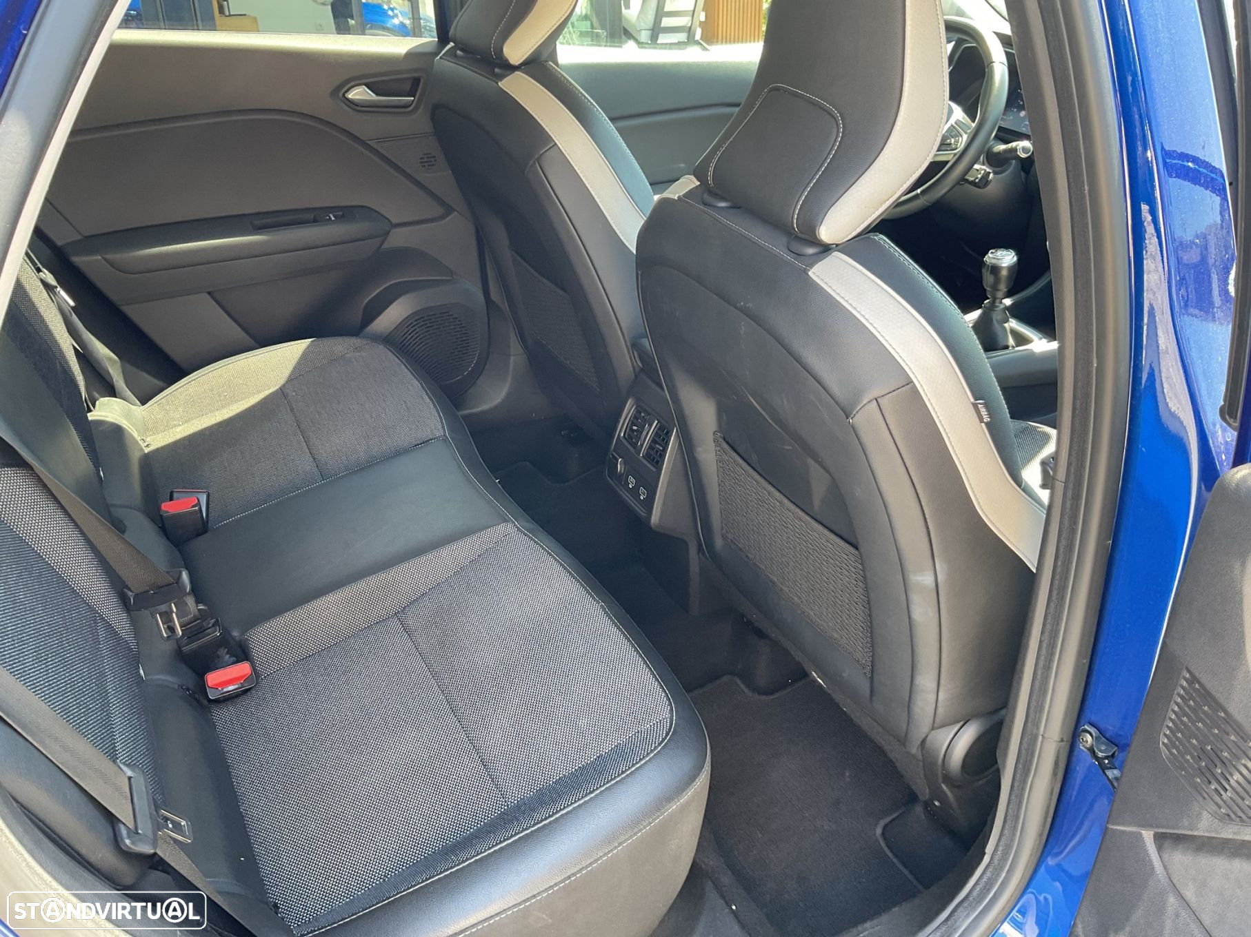 Renault Captur 1.0 TCe Exclusive - 26