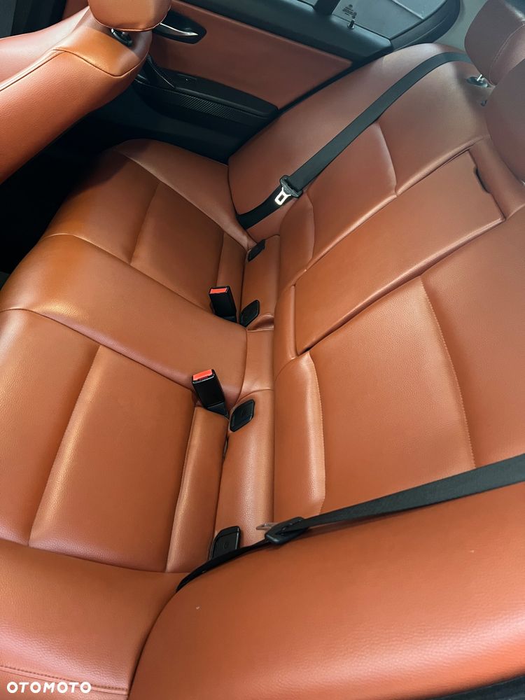 BMW Seria 3 330i - 9