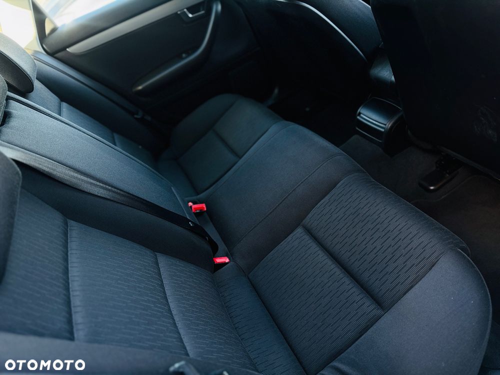 Audi A4 Limousine - 12