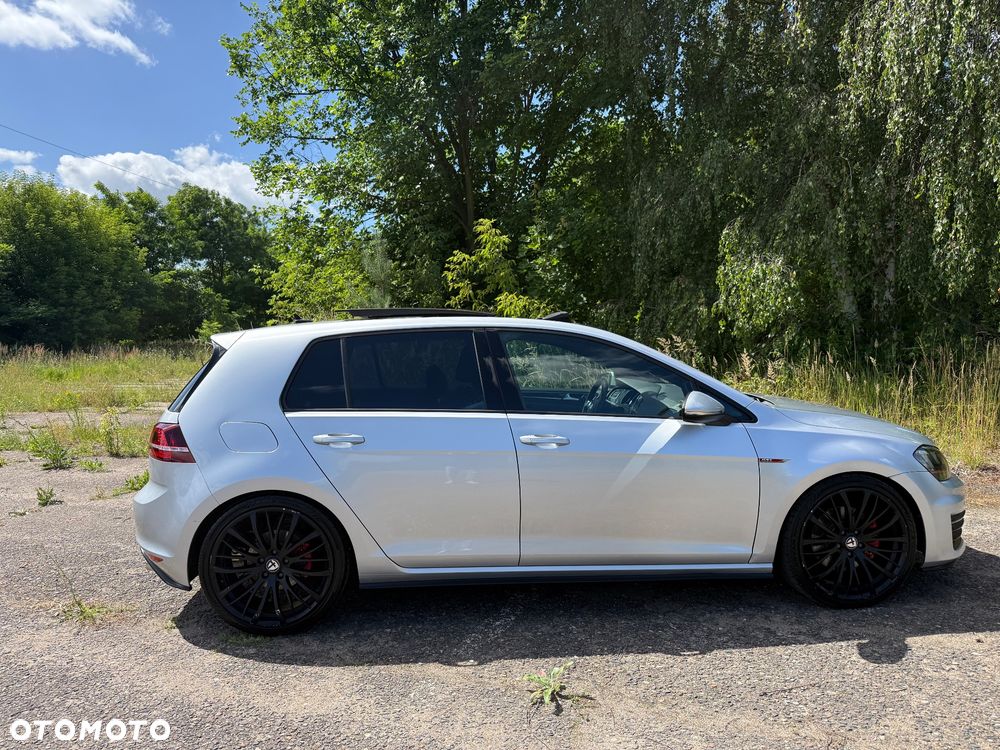 Volkswagen Golf - 12