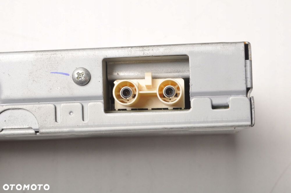 VOLVO S60 II V60 WZMACNIACZ ANTENOWY 31667217AA - 4