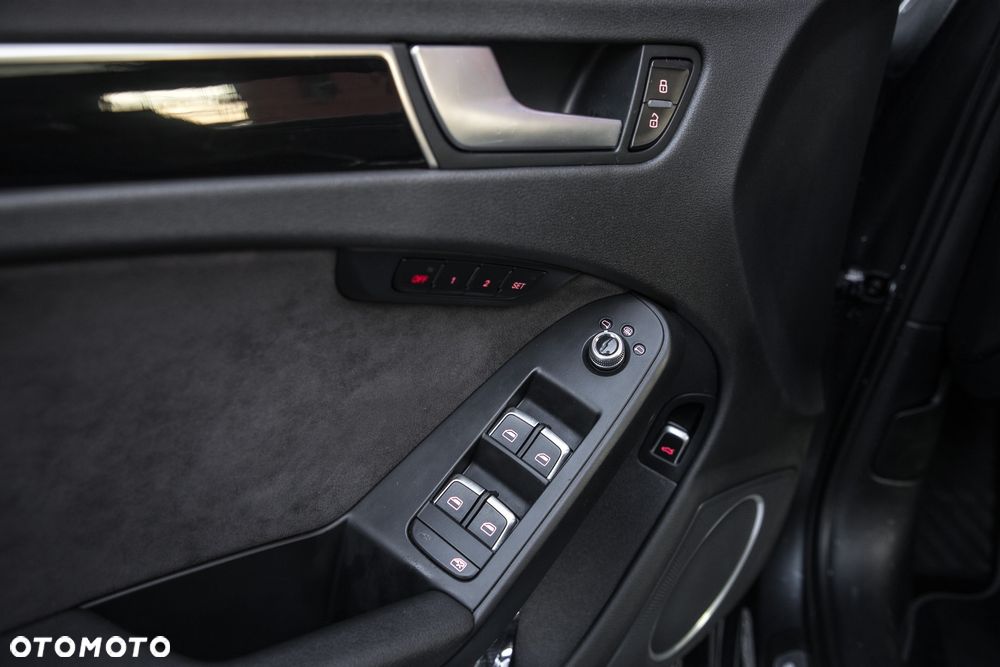 Audi A4 Limousine - 13