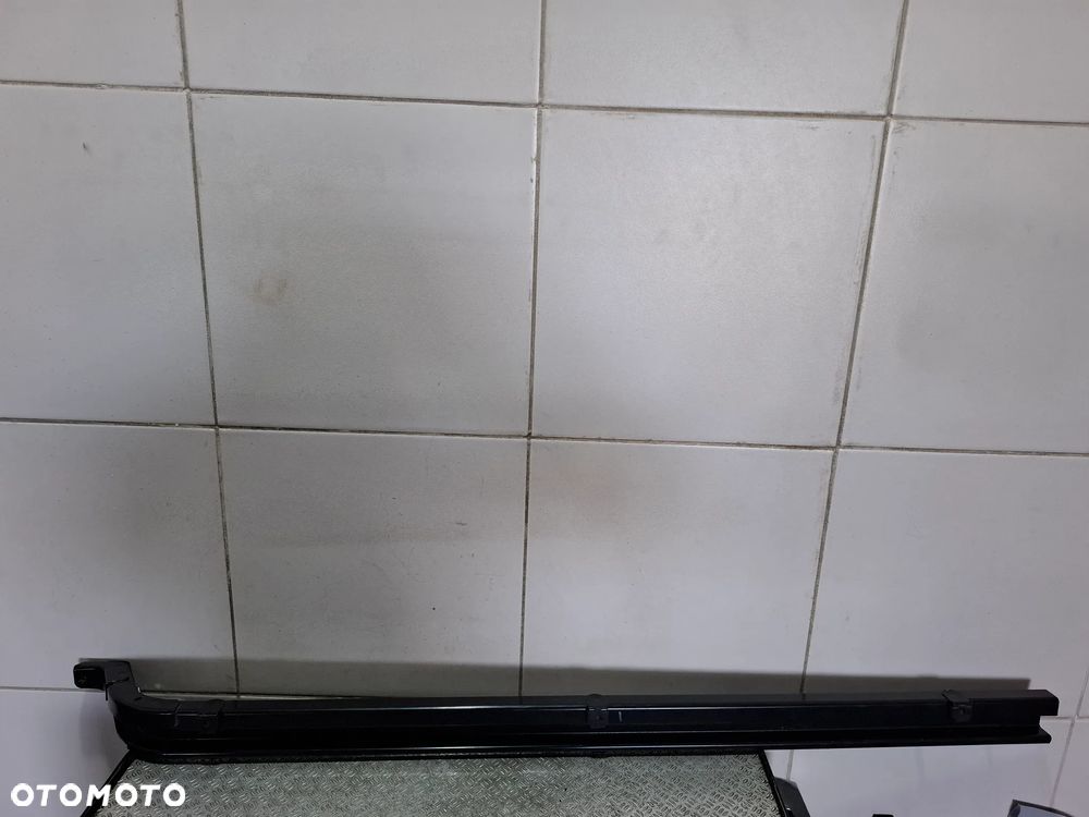 Szyna prowadnica lewa drzwi przesuwnych Renault Trafic III Vivaro B 2018 rok long nr 777618647R - 1