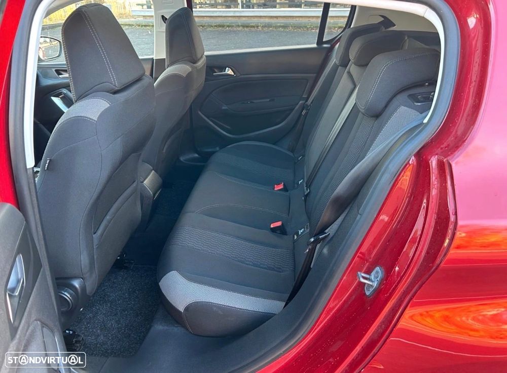 Peugeot 308 1.2 PureTech Style - 9