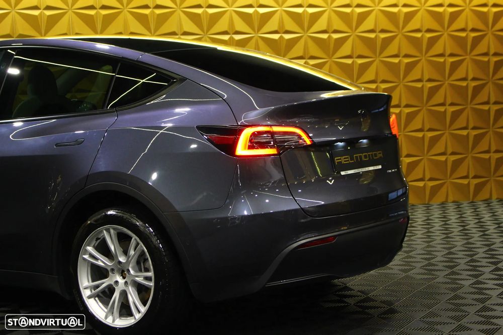 Tesla Model Y Long Range Tração Integral - 16