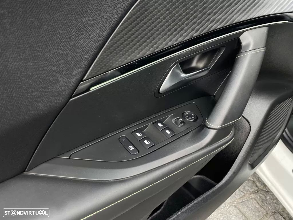 Peugeot 2008 1.2 PureTech GT Line EAT8 - 12