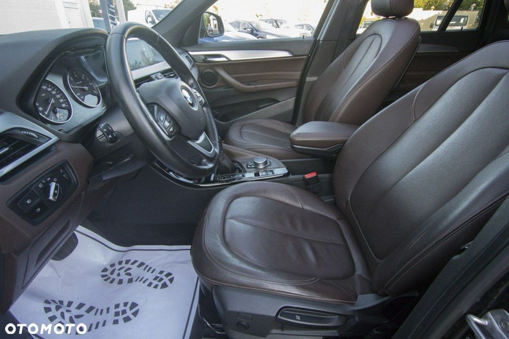 BMW X1 xDrive20d Sport Line - 24