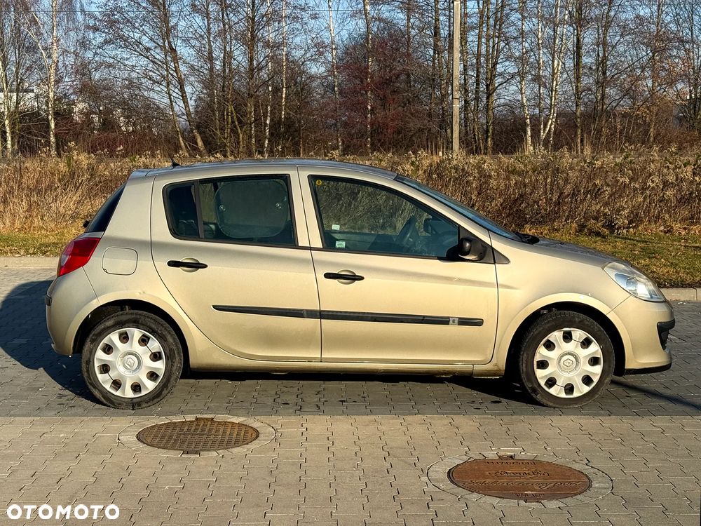 Renault Clio 1.2 16V Authentique - 2